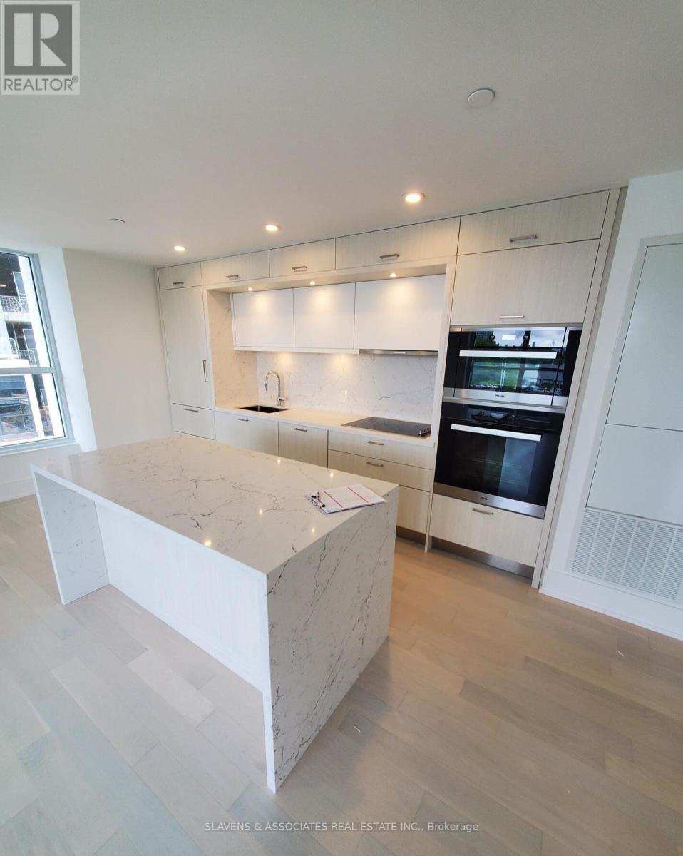 Photo 1 of 339 20 Inn On The Park Drive, Toronto ON