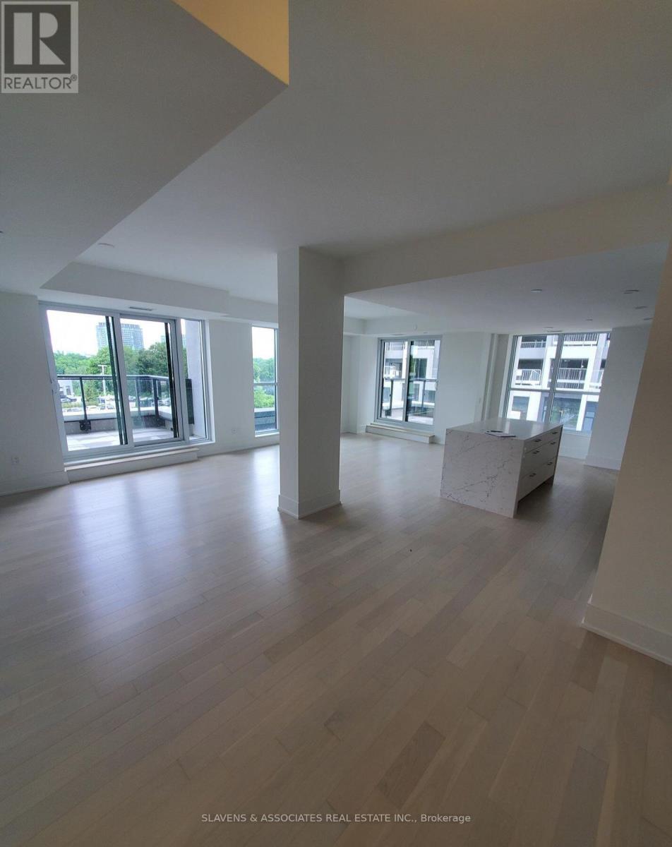 Photo 2 of 339 20 Inn On The Park Drive, Toronto ON