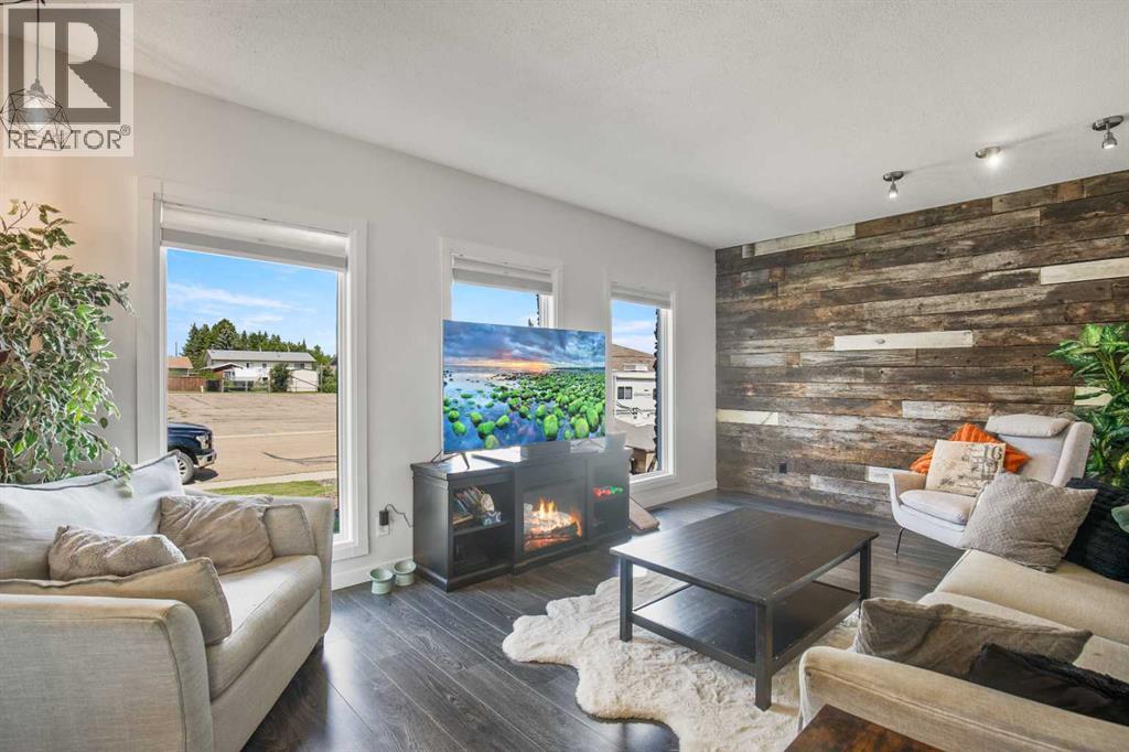 5821 45 Avenue, Lacombe