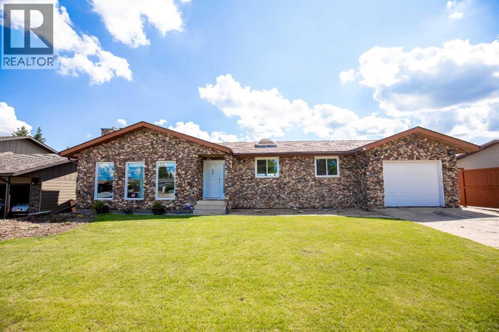 5821 45 Avenue, Lacombe