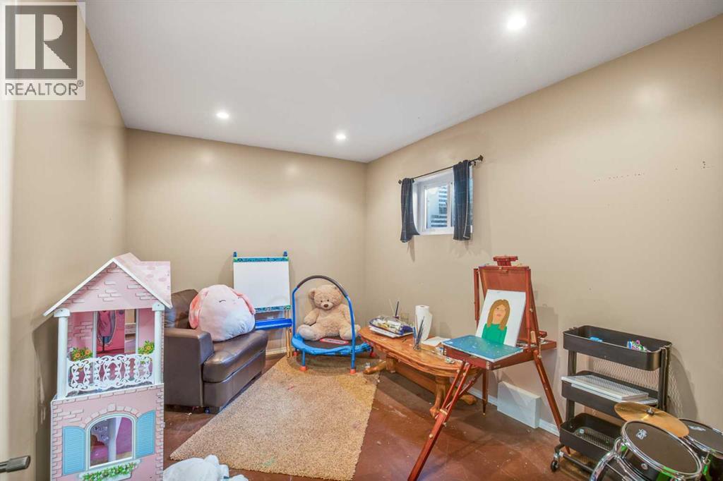5821 45 Avenue, Lacombe