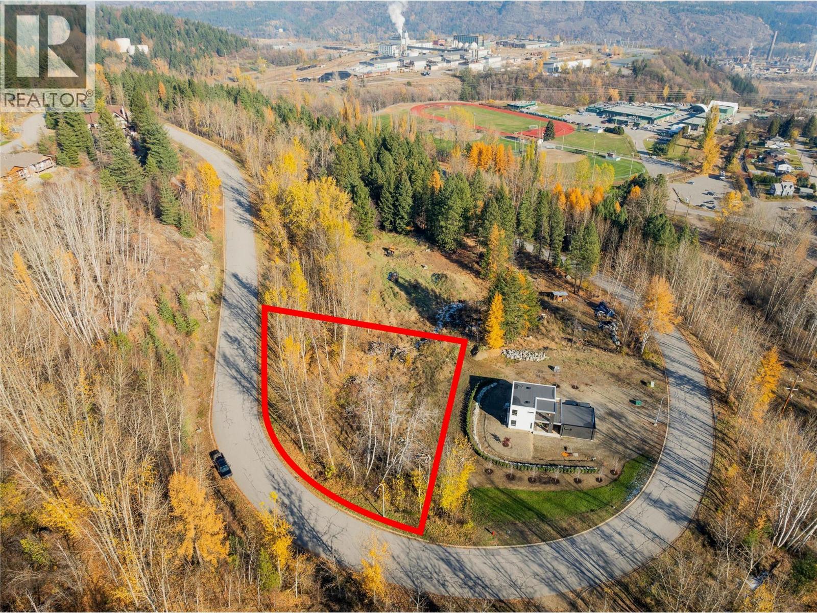 Photo 2 of 220 Whitman Way, Warfield BC