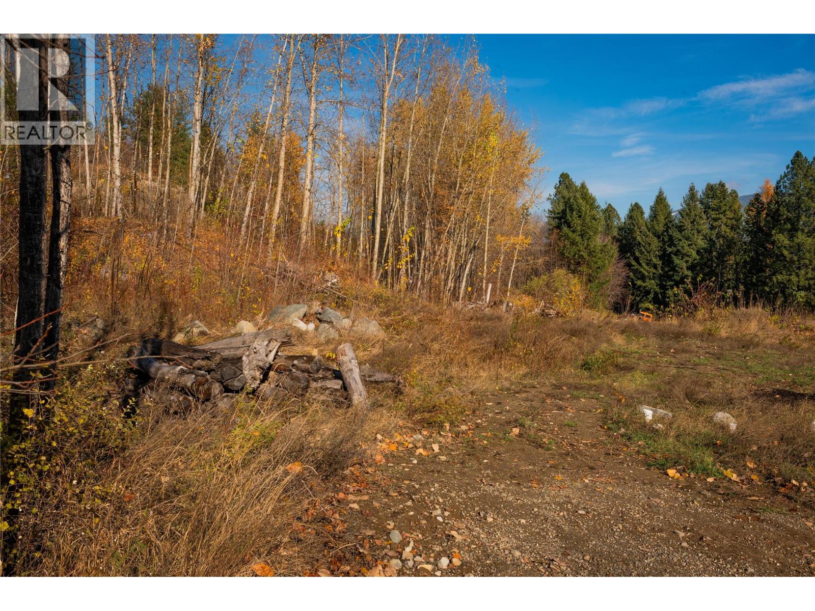 Photo 7 of 220 Whitman Way, Warfield BC