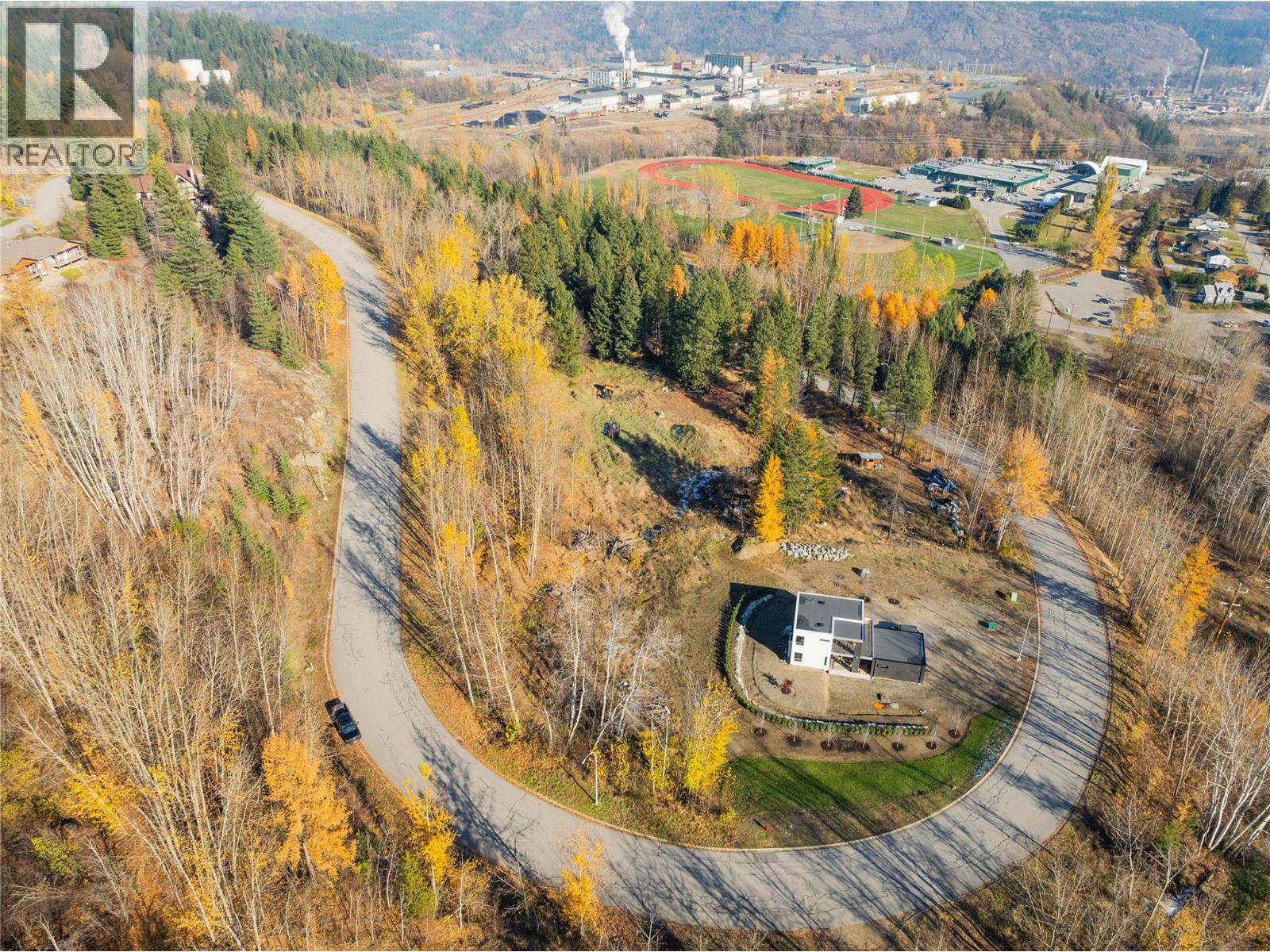 Photo 1 of 220 Whitman Way, Warfield BC