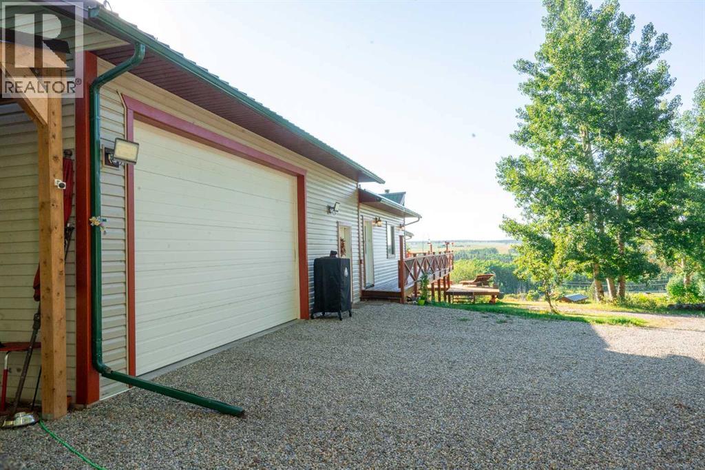 Photo 4 of 11 4339 Township 304, Rural Mountain View County AB