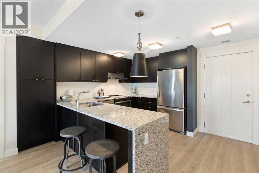 Photo 5 of 103 15 Aspenmont Heights Sw, Calgary AB