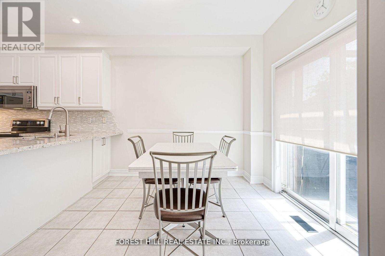 Photo 5 of 473 Apple Blossom Drive, Vaughan ON
