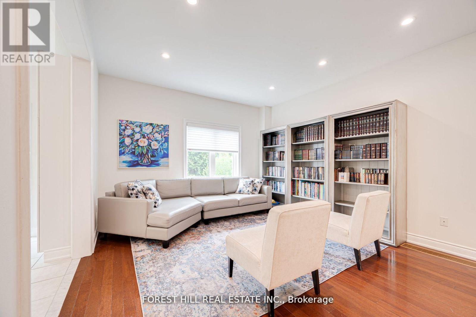 Photo 7 of 473 Apple Blossom Drive, Vaughan ON