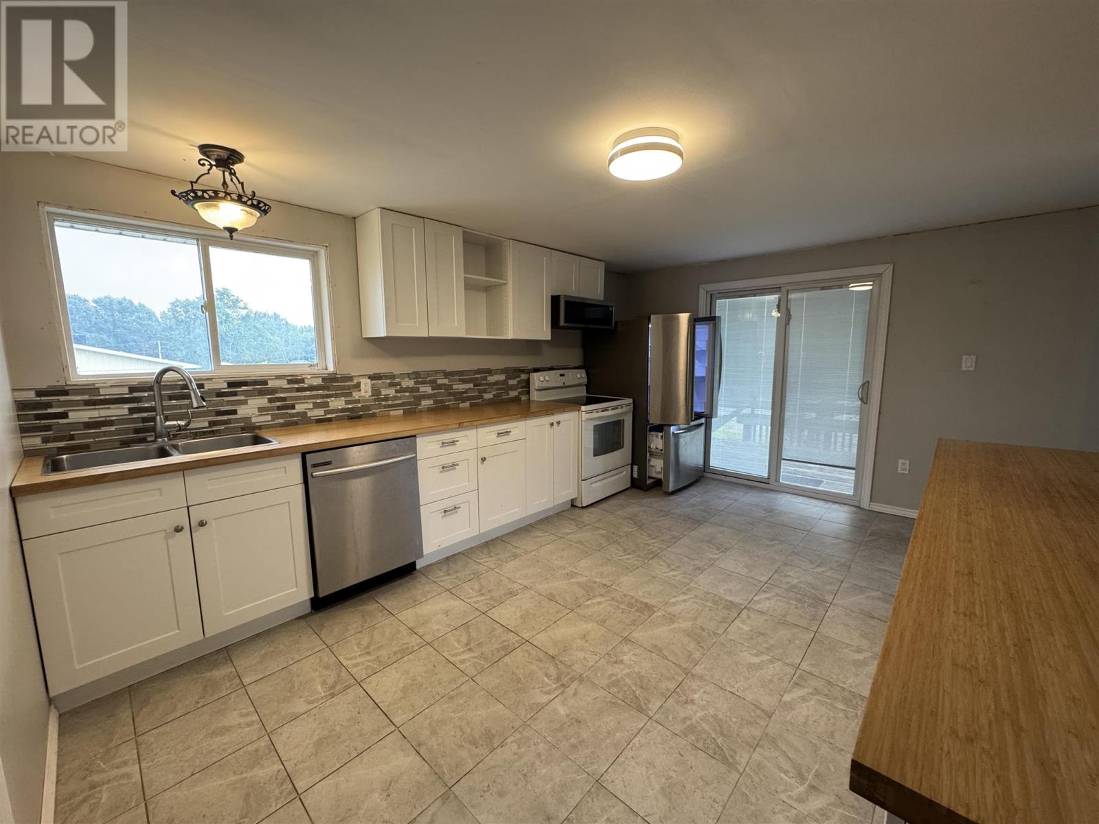 Photo 12 of 7 Partridge Ave, Manitouwadge ON