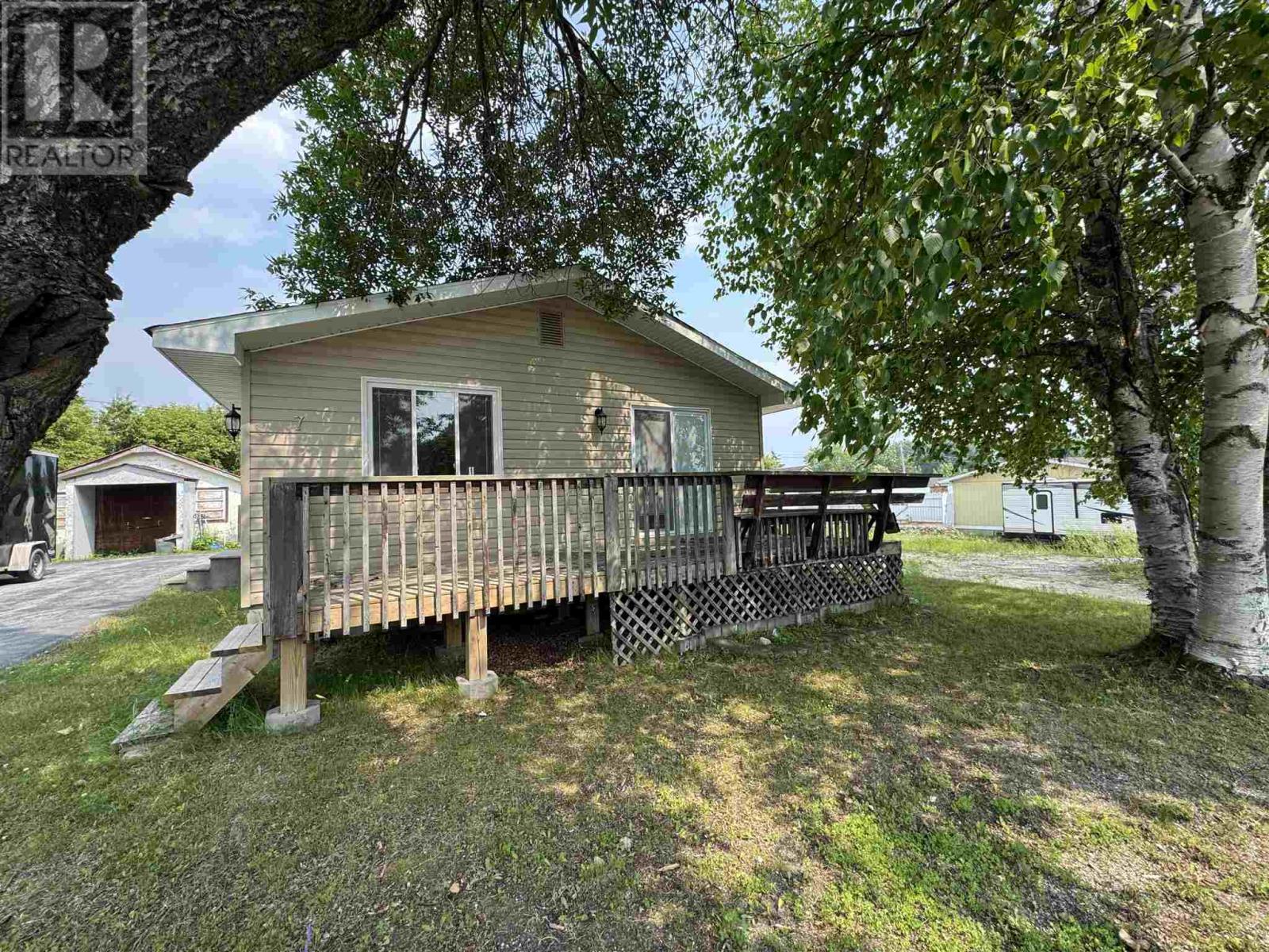 Photo 2 of 7 Partridge Ave, Manitouwadge ON