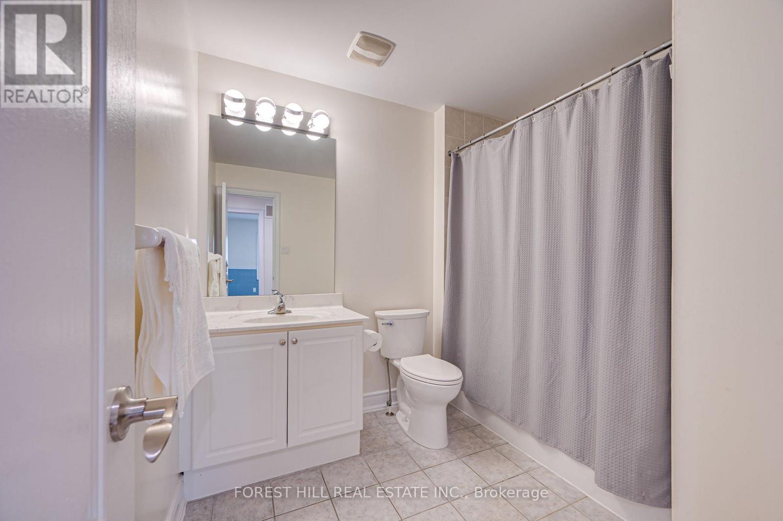 Photo 17 of 473 Apple Blossom Drive, Vaughan ON
