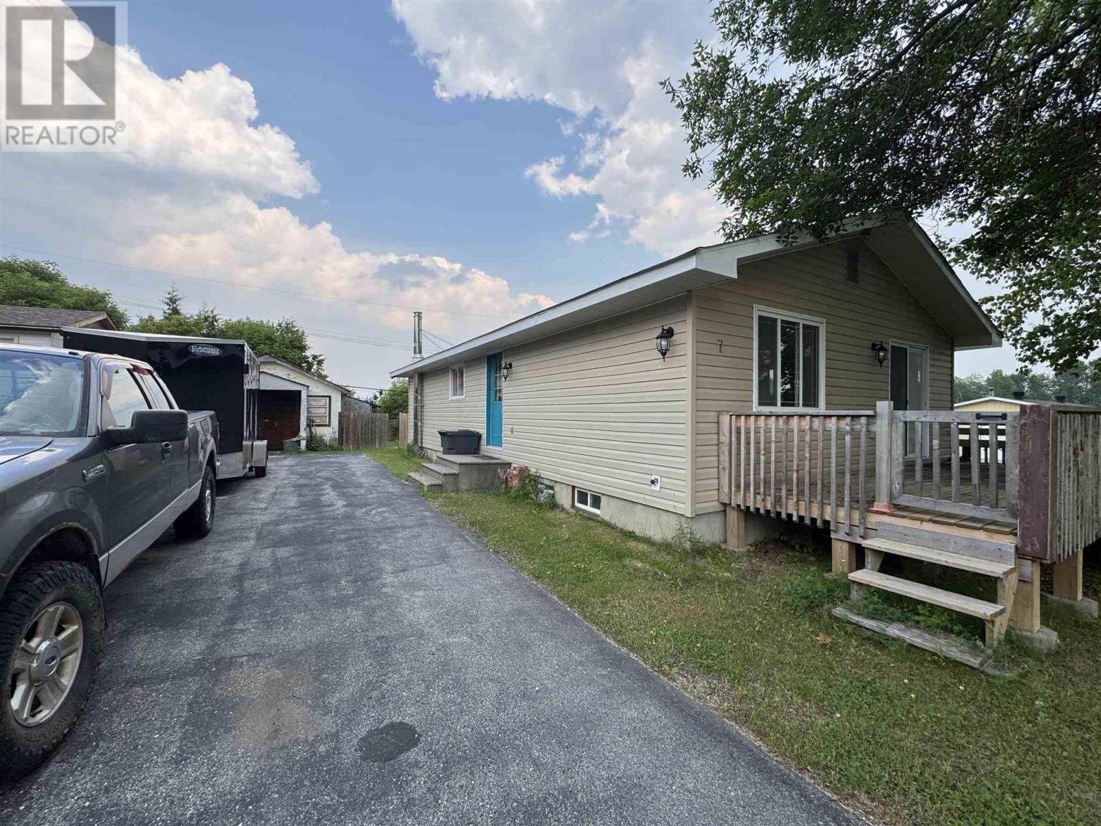 Photo 4 of 7 Partridge Ave, Manitouwadge ON