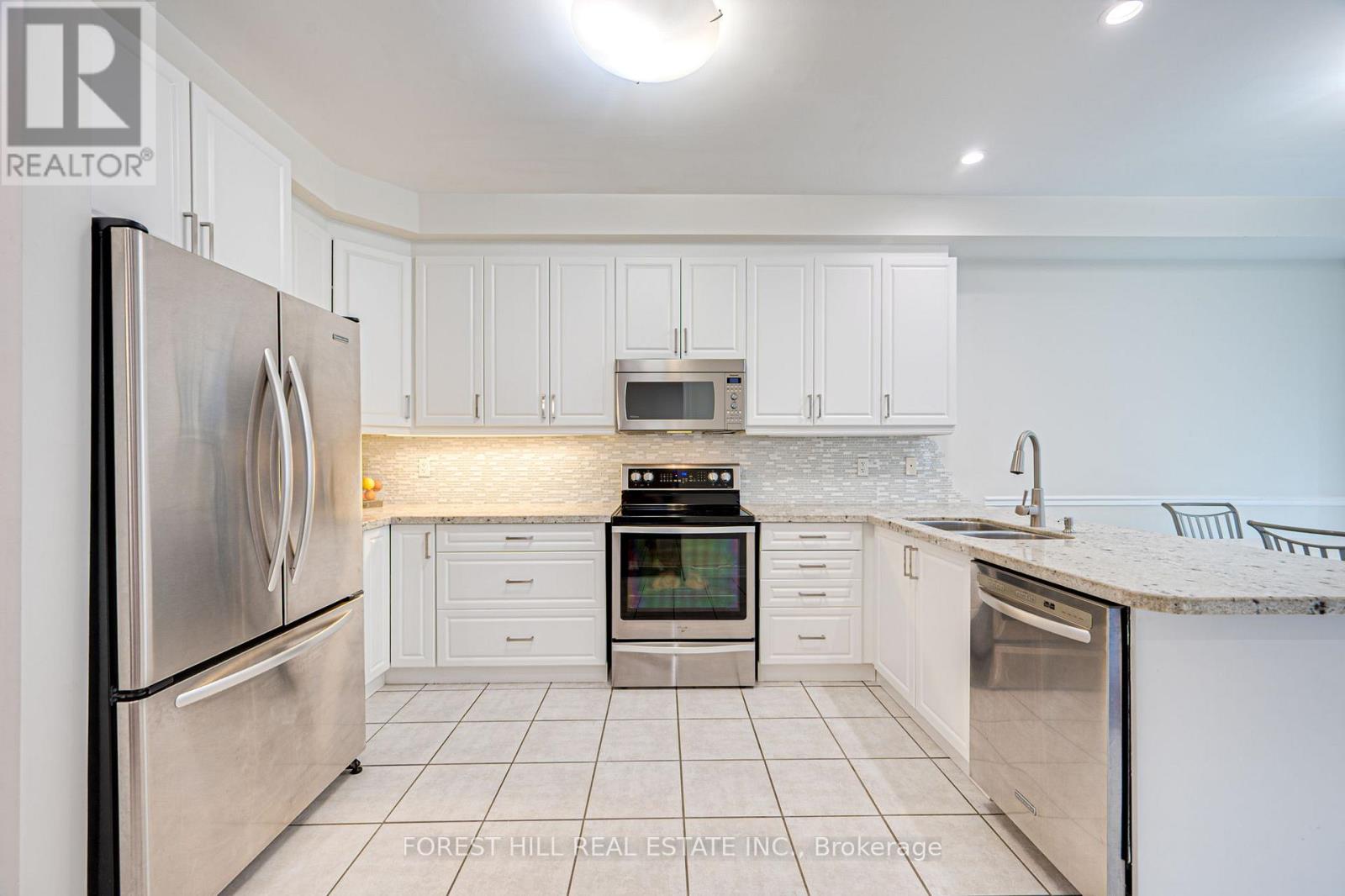 Photo 3 of 473 Apple Blossom Drive, Vaughan ON