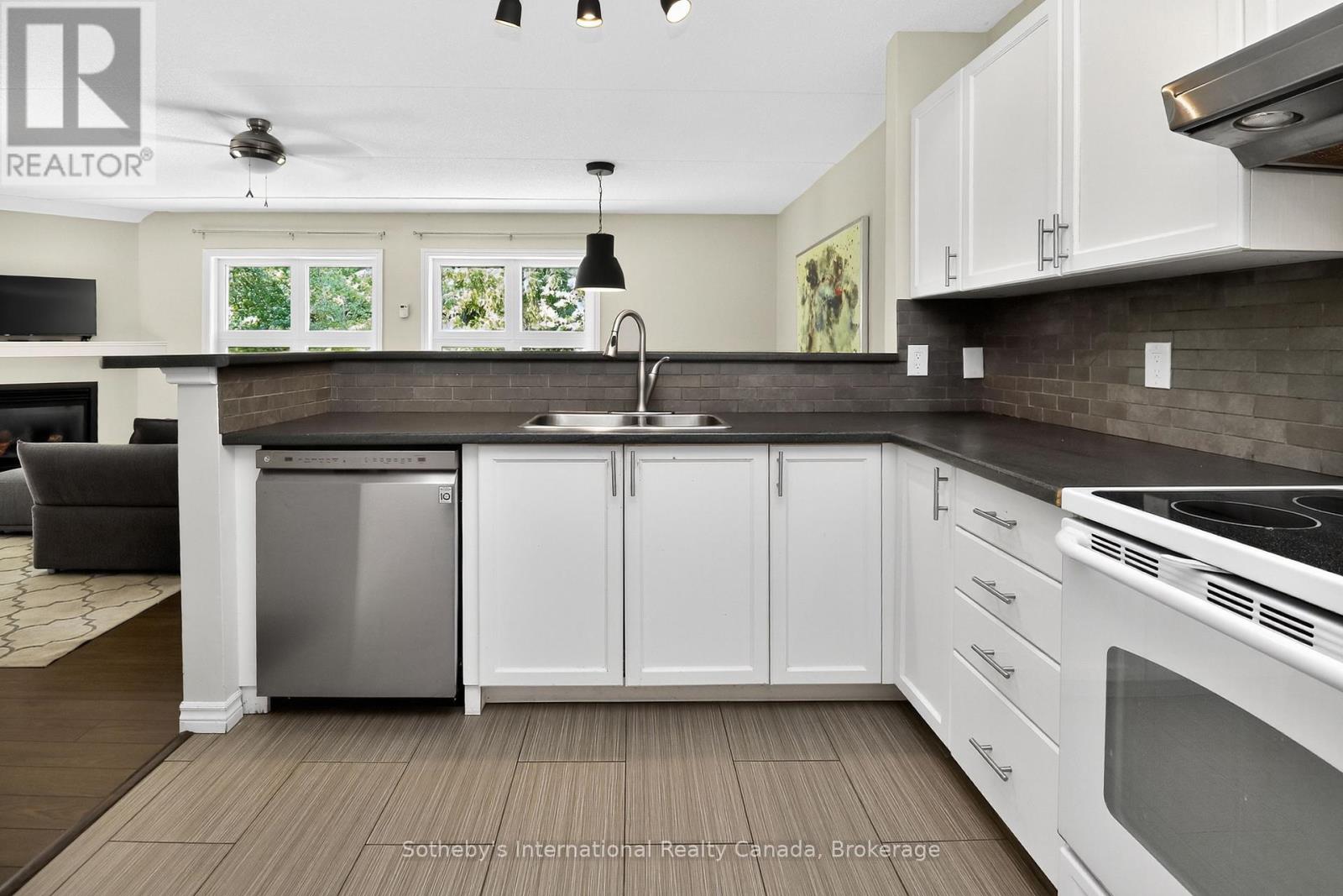 Photo 13 of 388 Mariners Way, Collingwood ON
