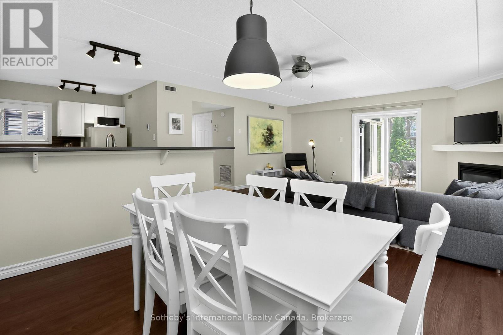 Photo 16 of 388 Mariners Way, Collingwood ON