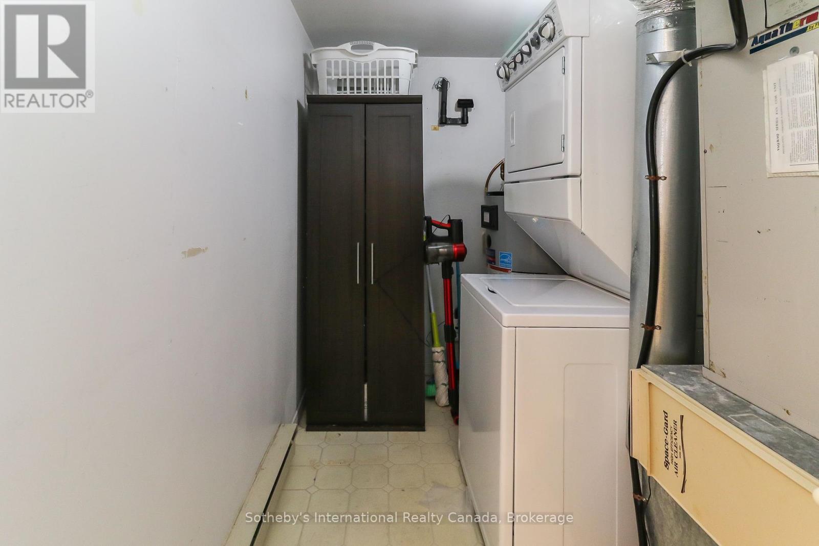 Photo 17 of 388 Mariners Way, Collingwood ON