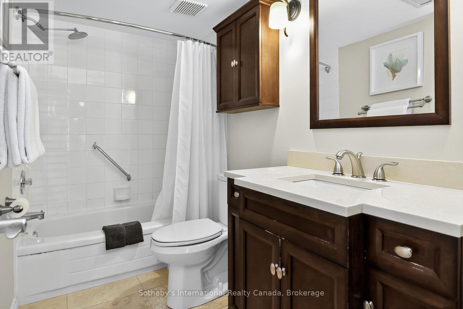 Photo 20 of 388 Mariners Way, Collingwood ON