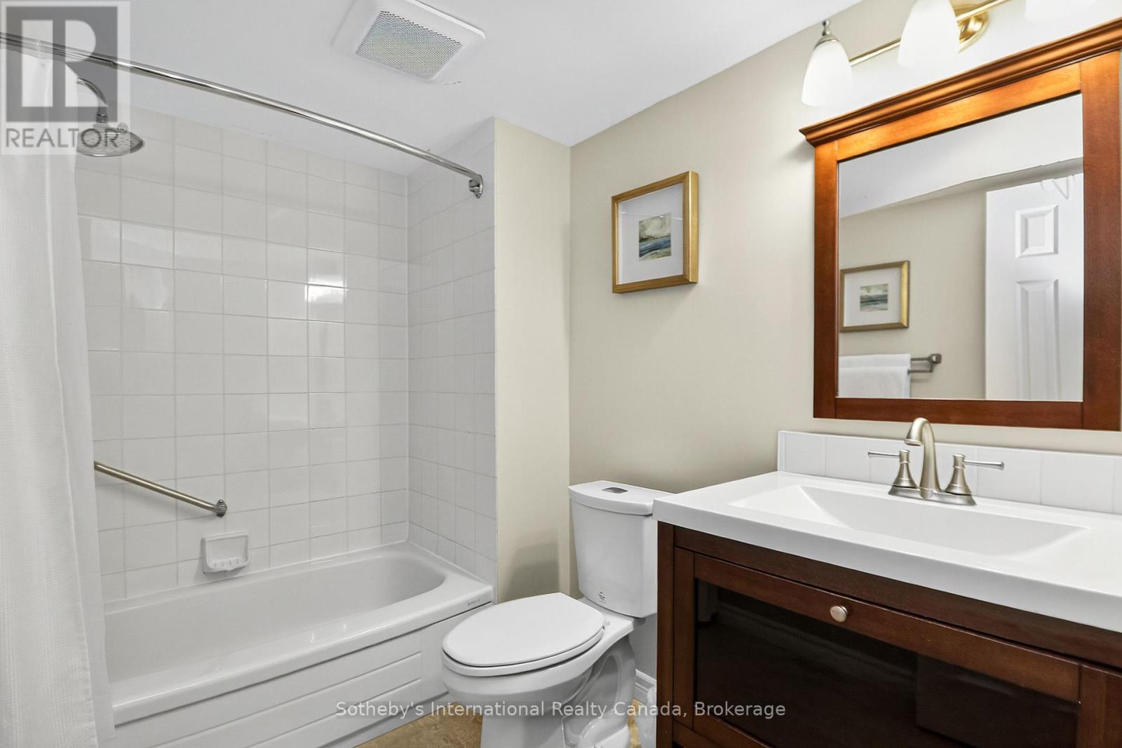Photo 23 of 388 Mariners Way, Collingwood ON