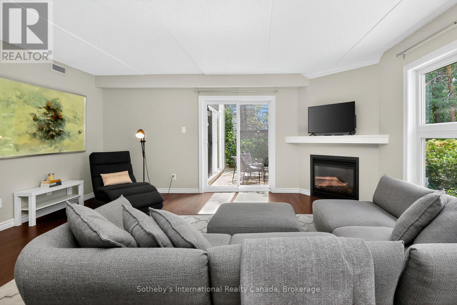 Photo 6 of 388 Mariners Way, Collingwood ON