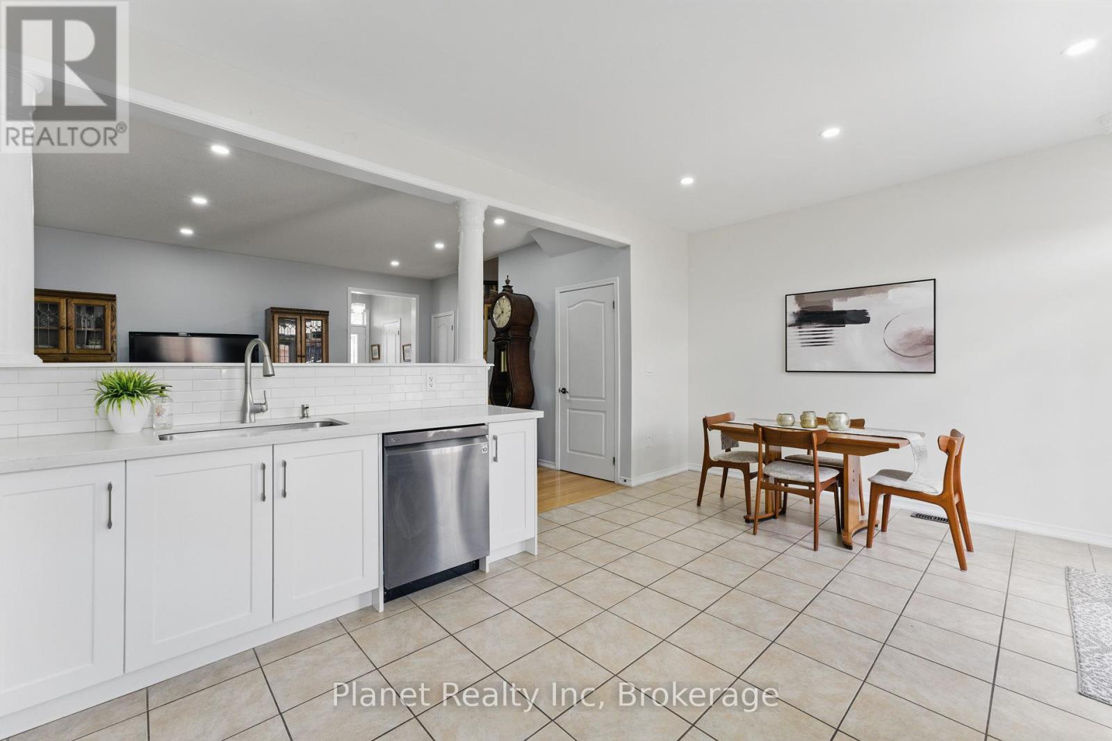 Photo 12 of 9 651 Farmstead Drive, Milton ON