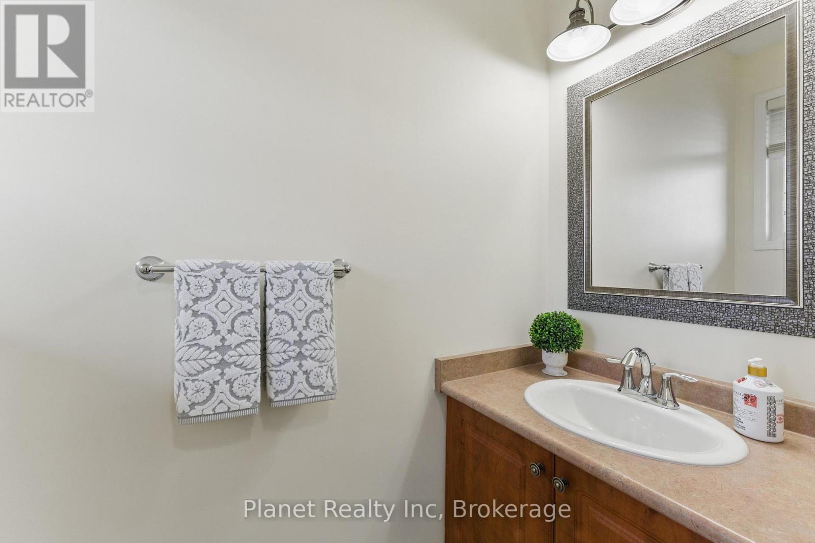 Photo 16 of 9 651 Farmstead Drive, Milton ON