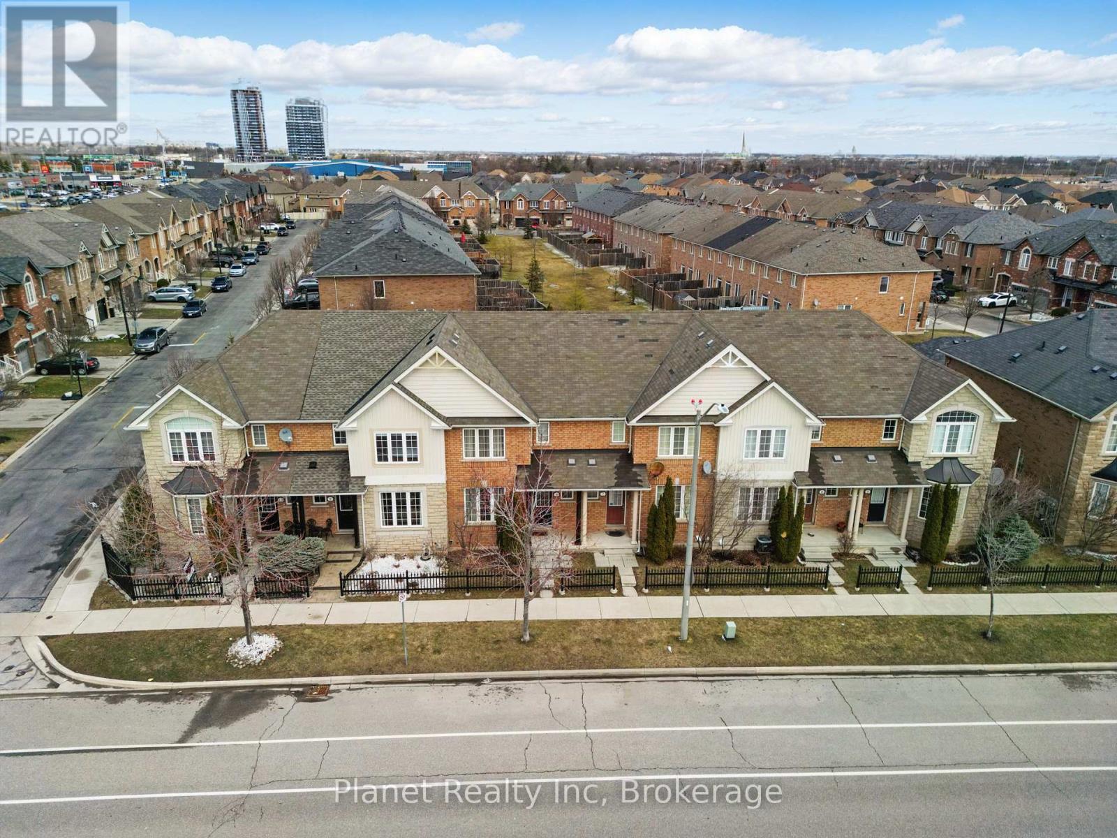 Photo 2 of 9 651 Farmstead Drive, Milton ON