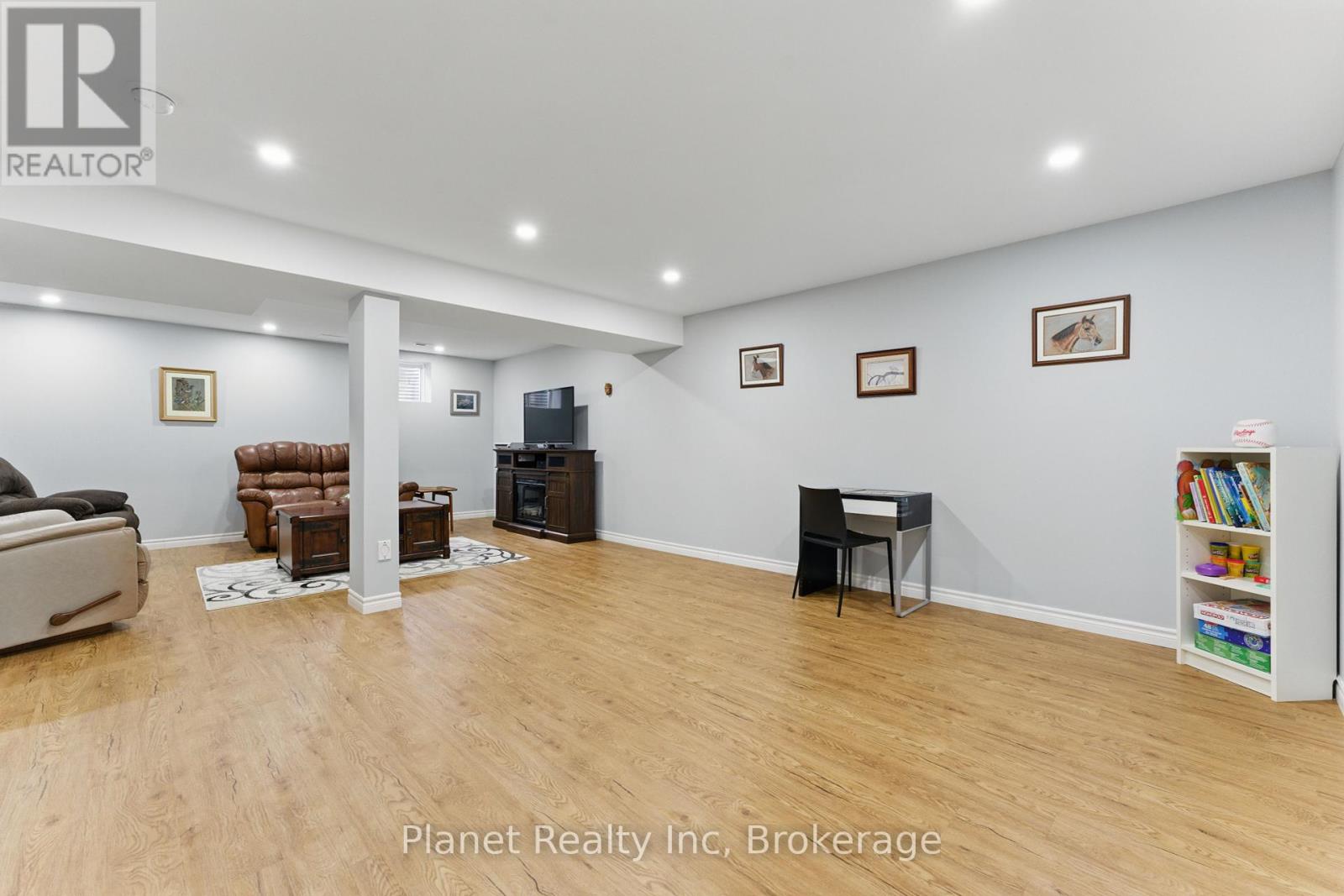 Photo 22 of 9 651 Farmstead Drive, Milton ON