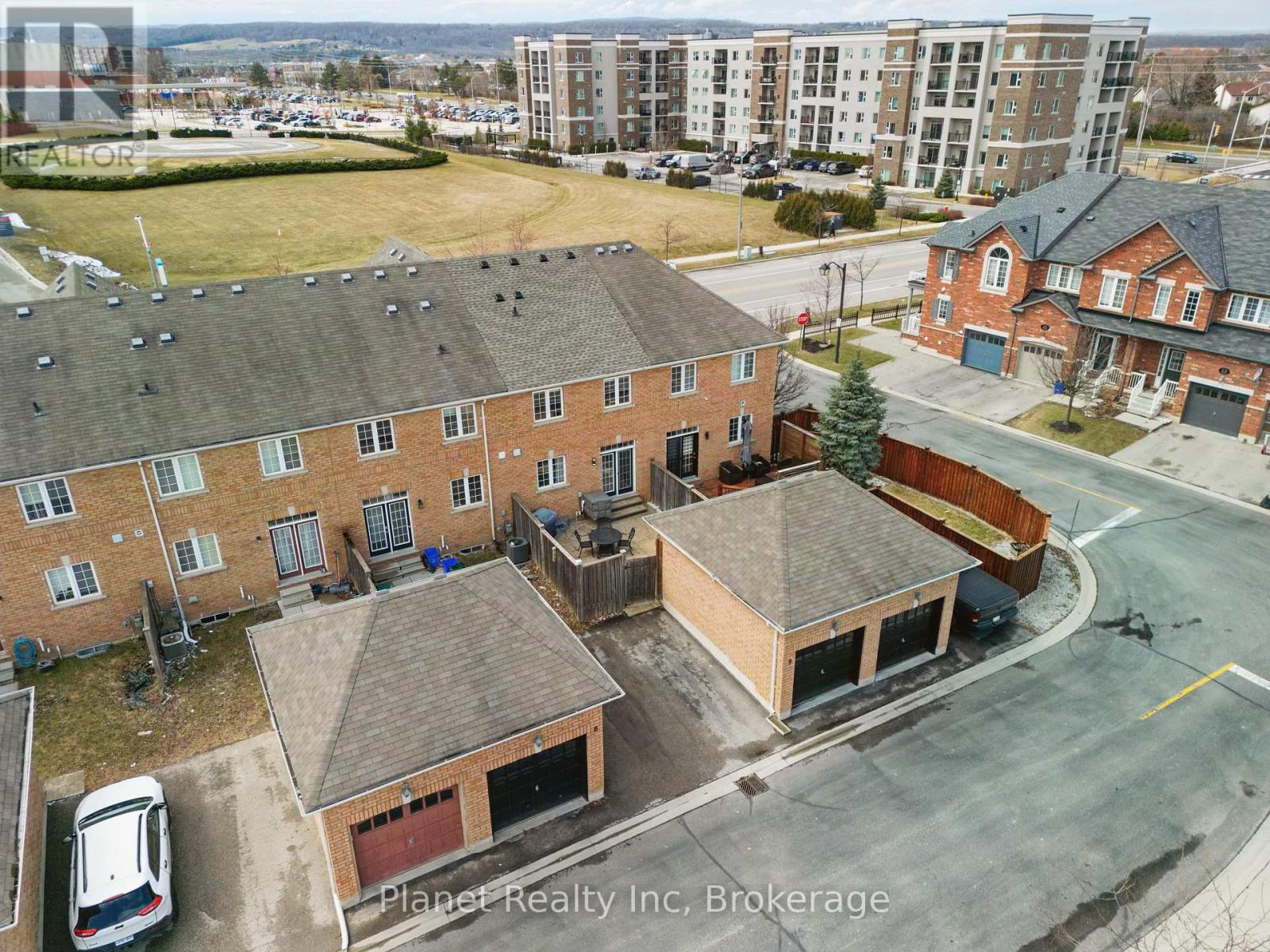 Photo 4 of 9 651 Farmstead Drive, Milton ON