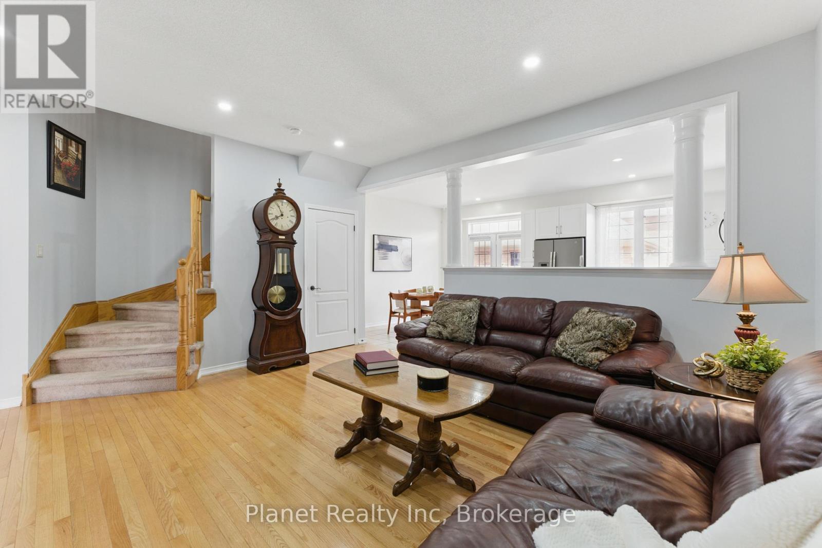 Photo 9 of 9 651 Farmstead Drive, Milton ON