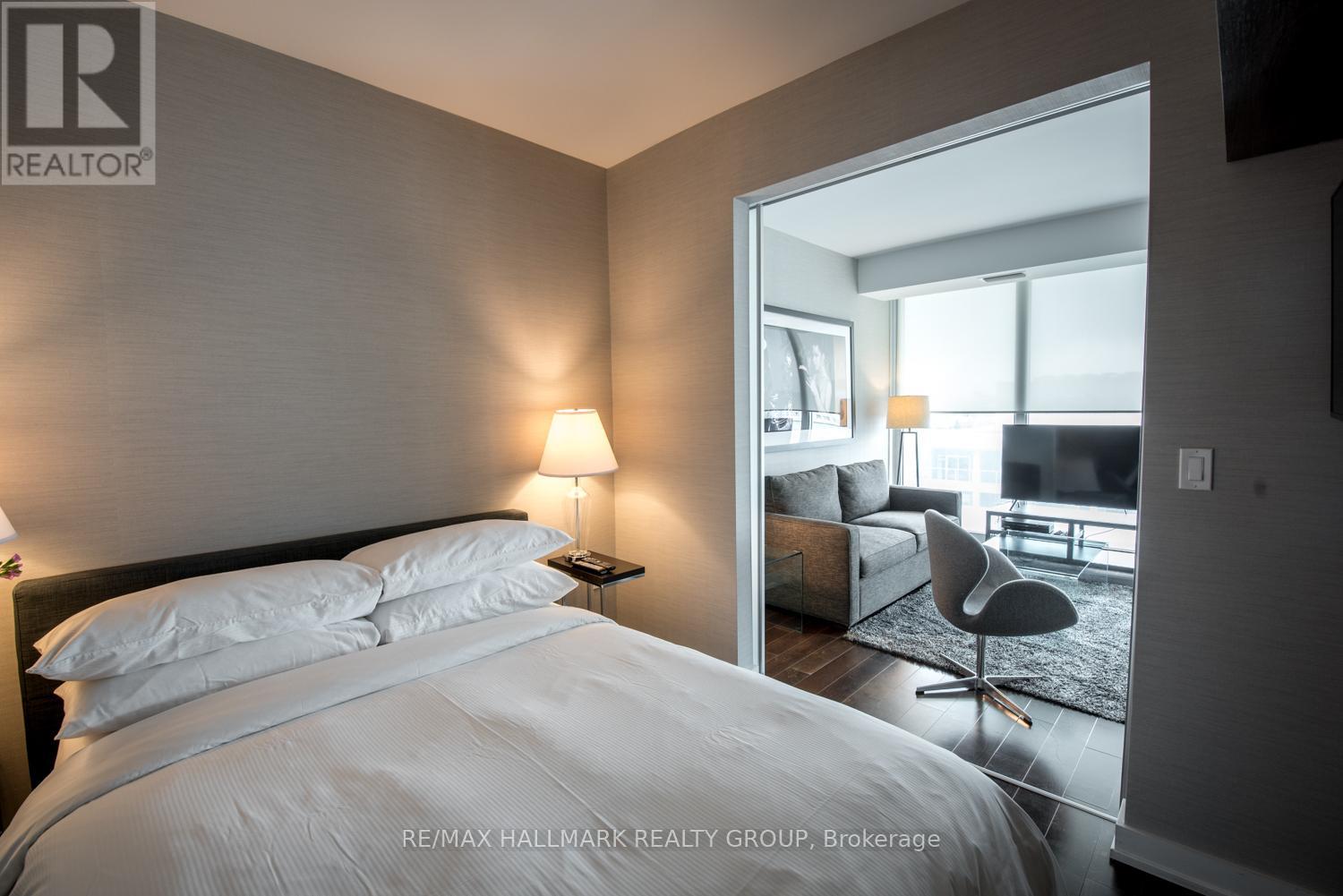 Photo 14 of 1402 111 Champagne Avenue, Ottawa ON