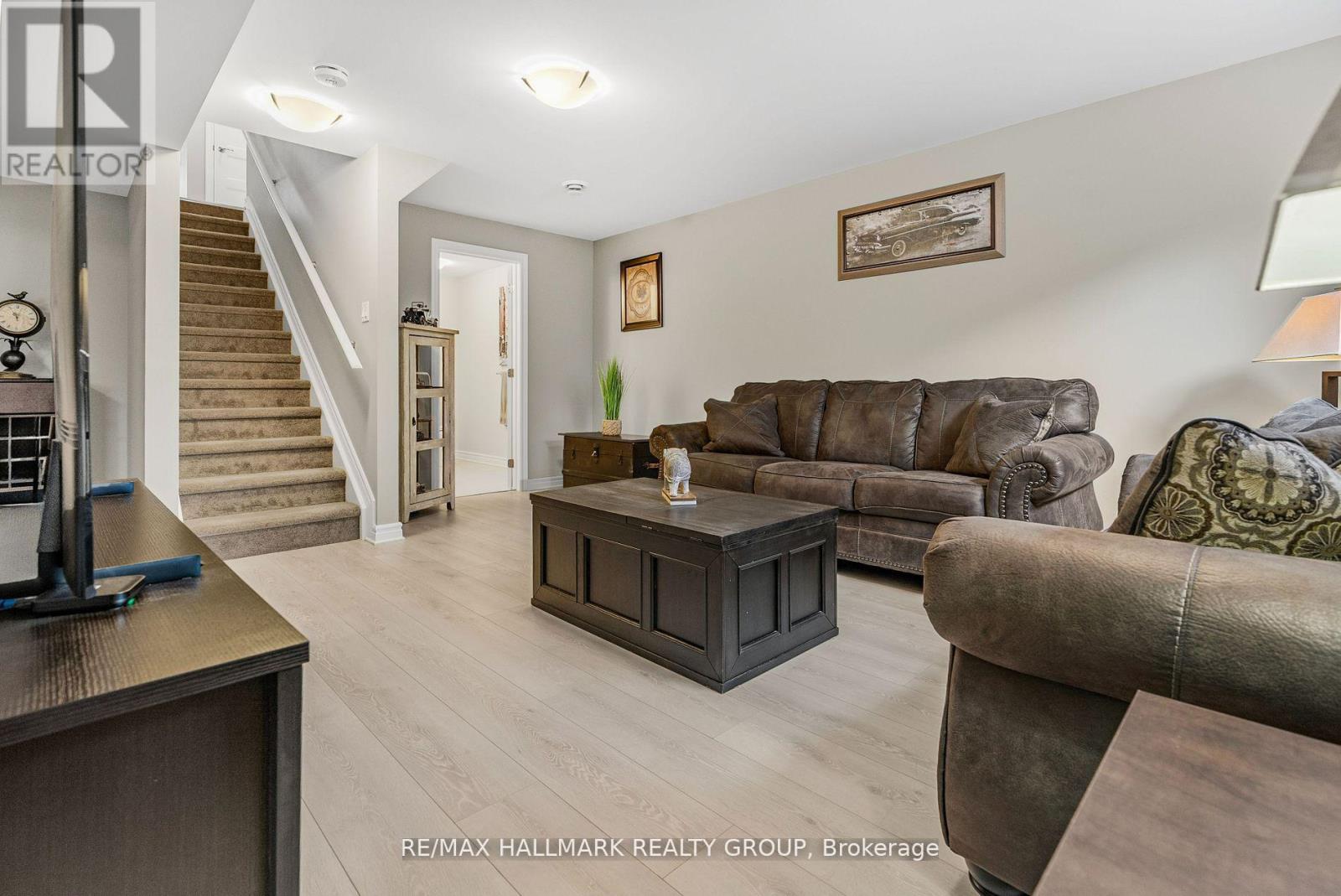 Photo 27 of 92 Seabert Drive, Arnprior ON