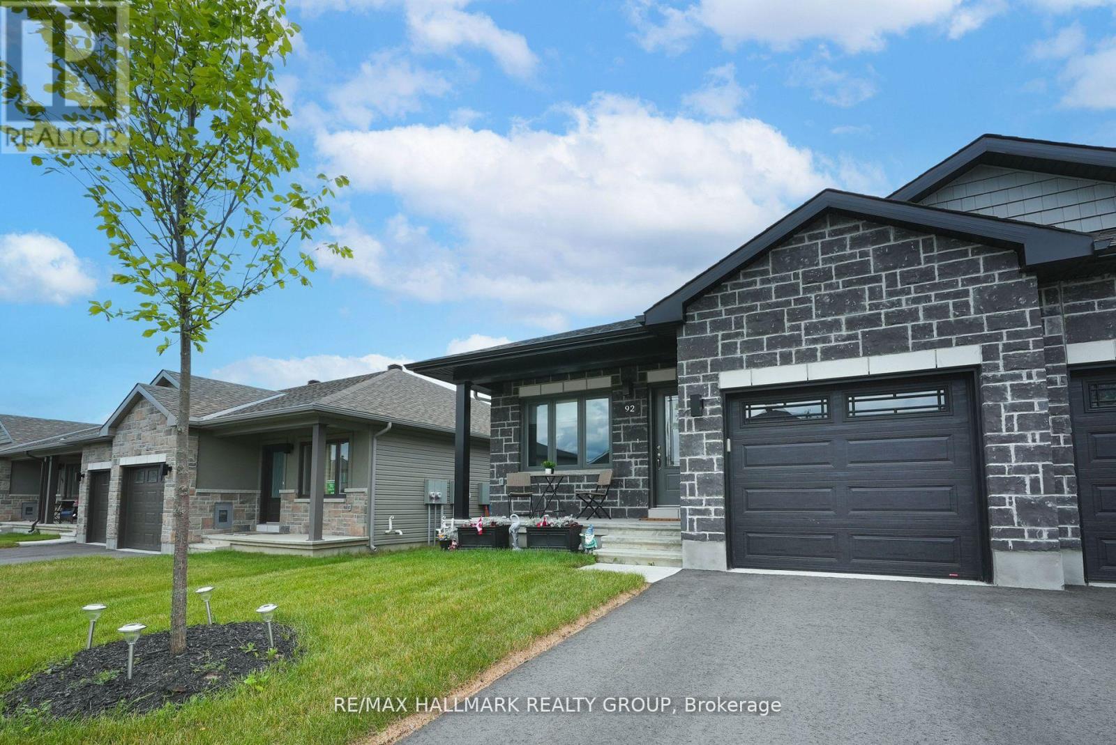 Photo 33 of 92 Seabert Drive, Arnprior ON