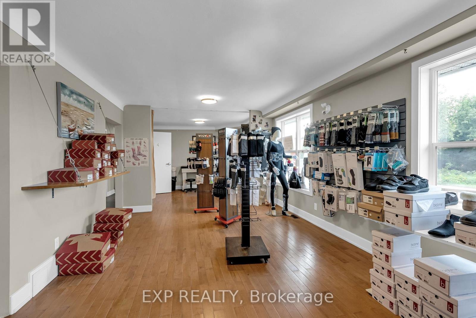 Photo 10 of 1014 Maitland Avenue, Ottawa ON