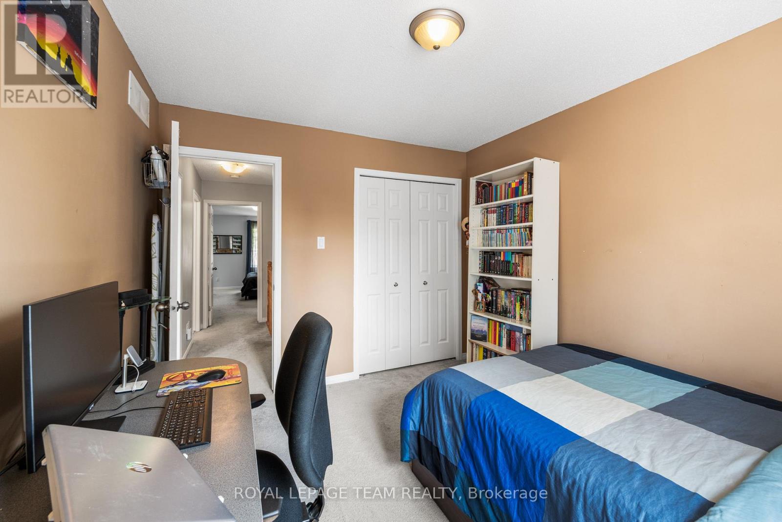 Photo 26 of 25 Inverkip Avenue, Ottawa ON