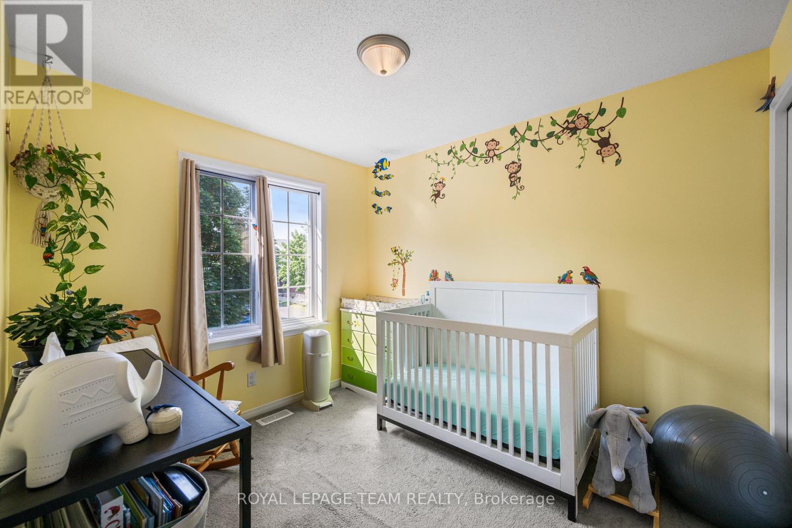 Photo 27 of 25 Inverkip Avenue, Ottawa ON
