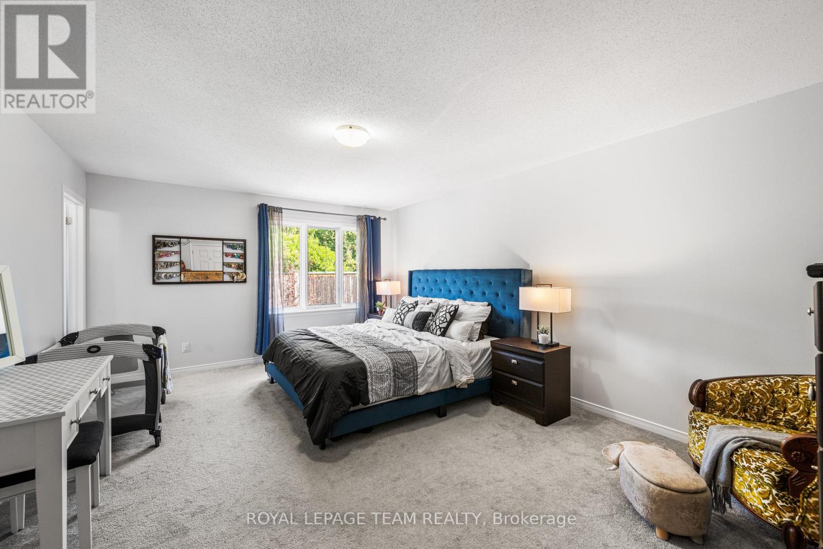 Photo 30 of 25 Inverkip Avenue, Ottawa ON