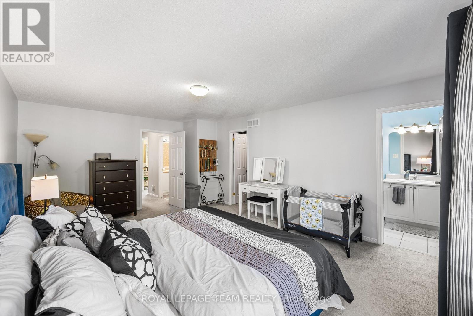 Photo 32 of 25 Inverkip Avenue, Ottawa ON
