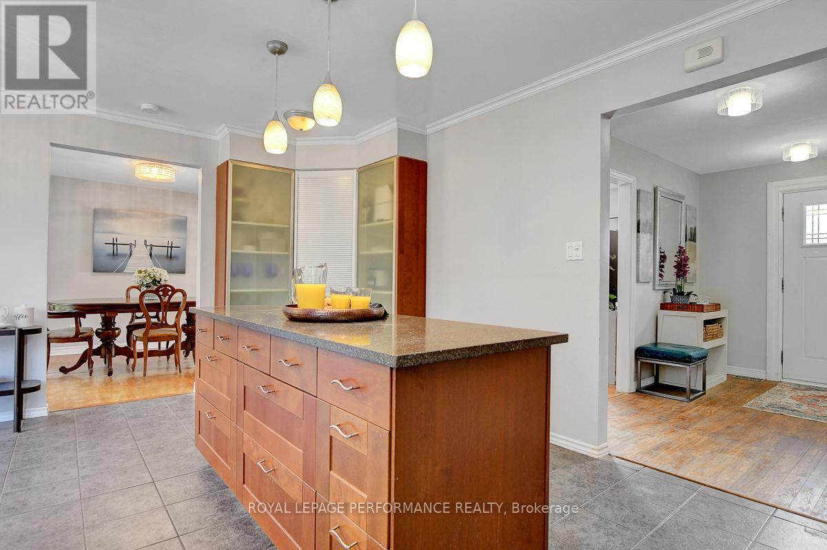 Photo 14 of 124 Des Pins Street, Russell ON