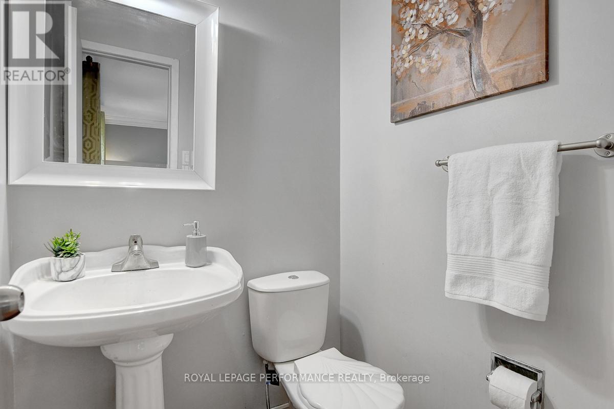 Photo 20 of 124 Des Pins Street, Russell ON