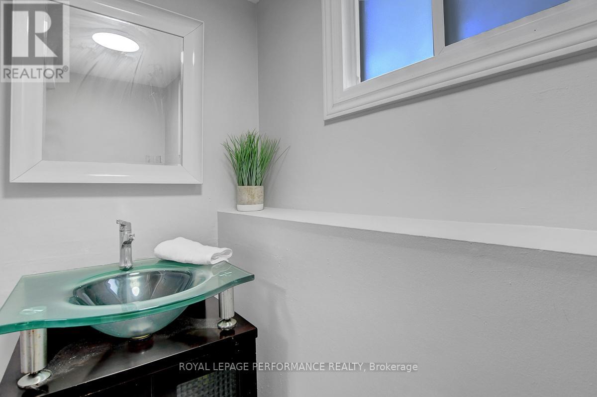 Photo 28 of 124 Des Pins Street, Russell ON
