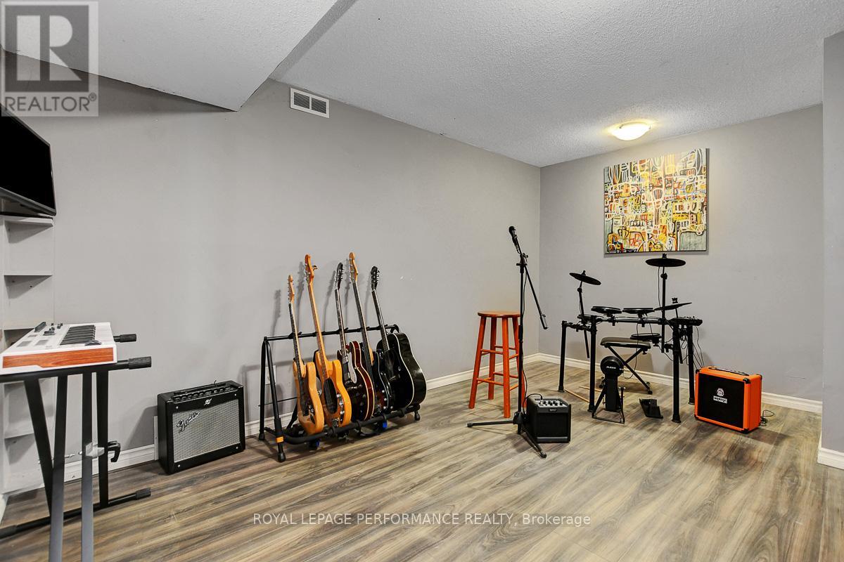 Photo 30 of 124 Des Pins Street, Russell ON