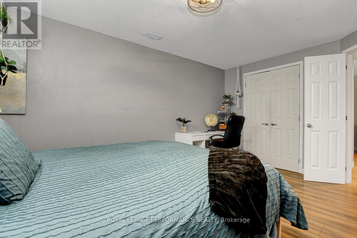 Photo 33 of 124 Des Pins Street, Russell ON