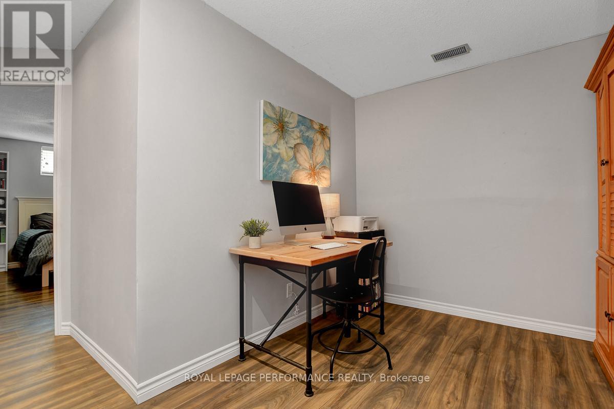 Photo 34 of 124 Des Pins Street, Russell ON
