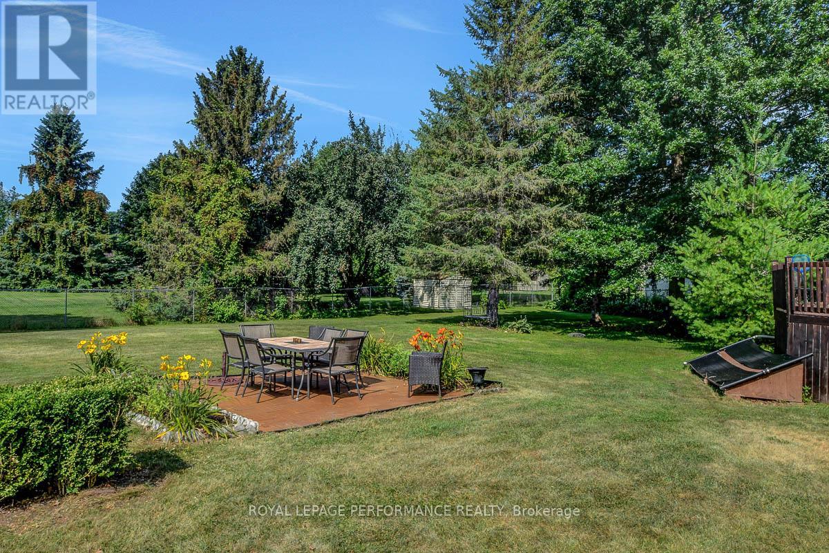 Photo 40 of 124 Des Pins Street, Russell ON