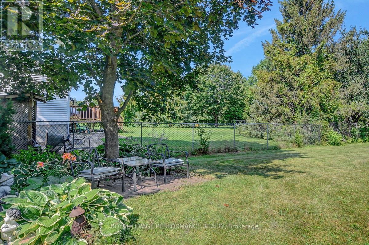 Photo 48 of 124 Des Pins Street, Russell ON