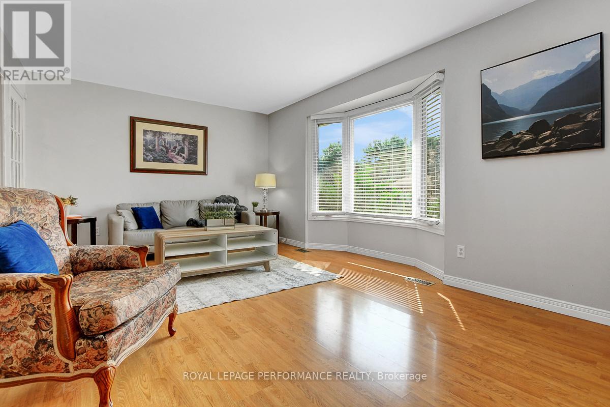 Photo 6 of 124 Des Pins Street, Russell ON