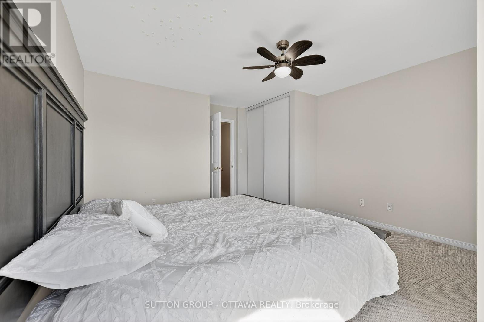 Photo 25 of 59 Thornbury Crescent, Ottawa ON