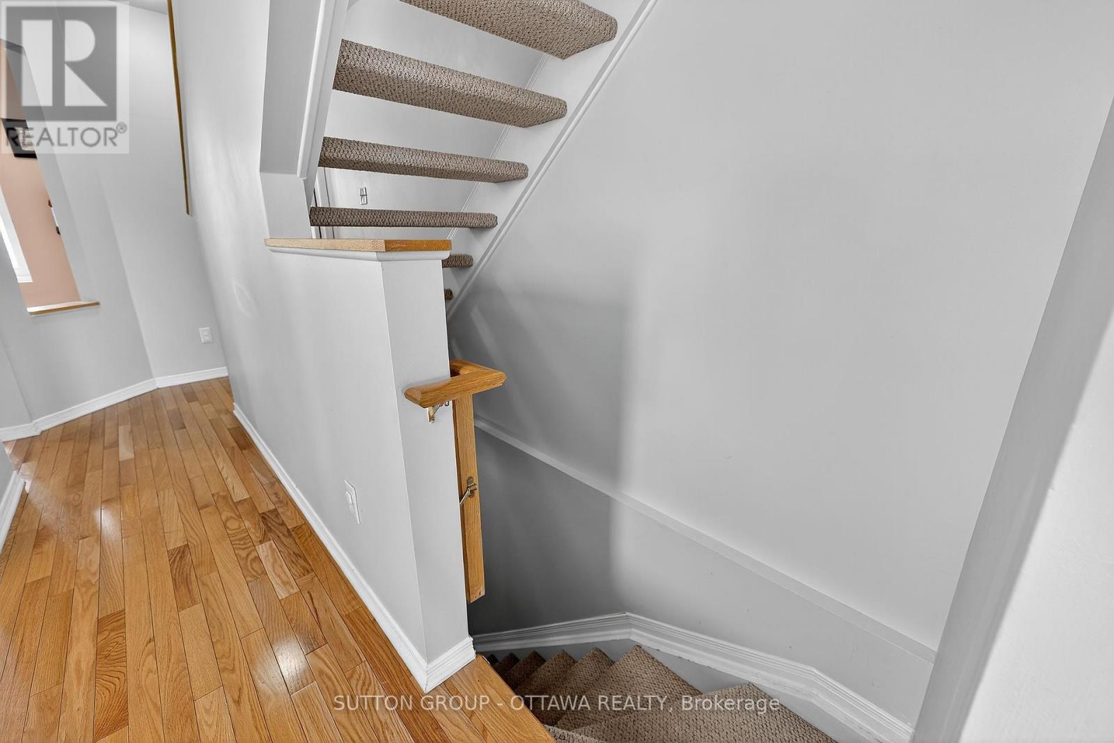Photo 27 of 59 Thornbury Crescent, Ottawa ON