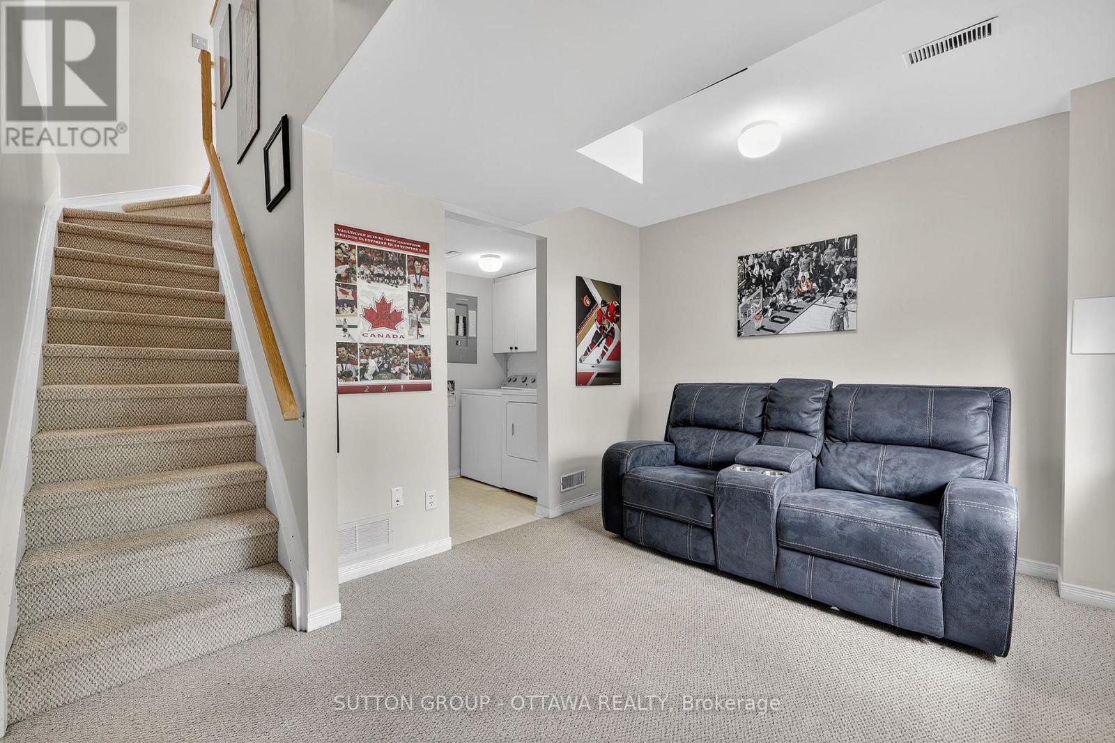 Photo 29 of 59 Thornbury Crescent, Ottawa ON