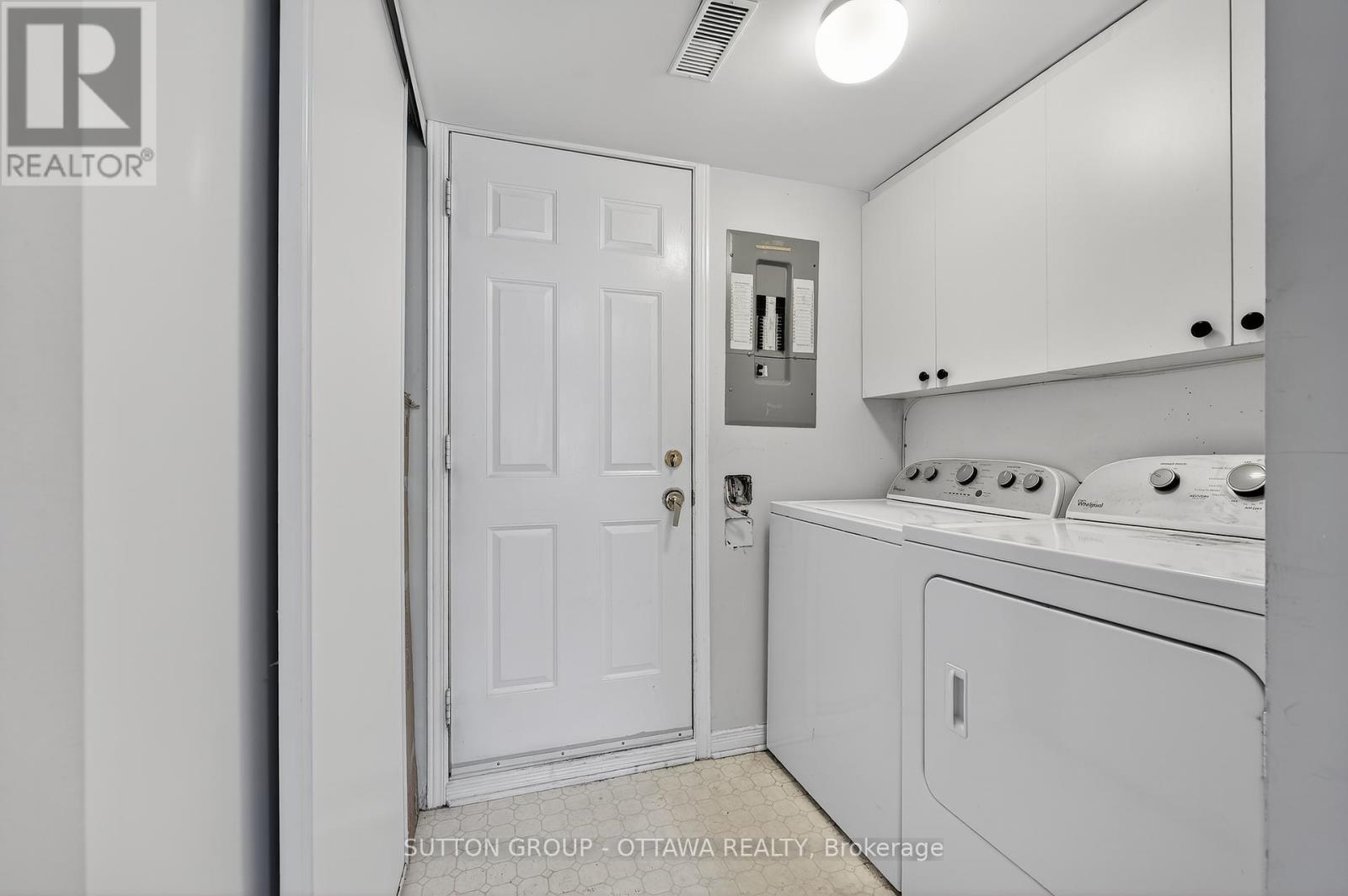 Photo 31 of 59 Thornbury Crescent, Ottawa ON